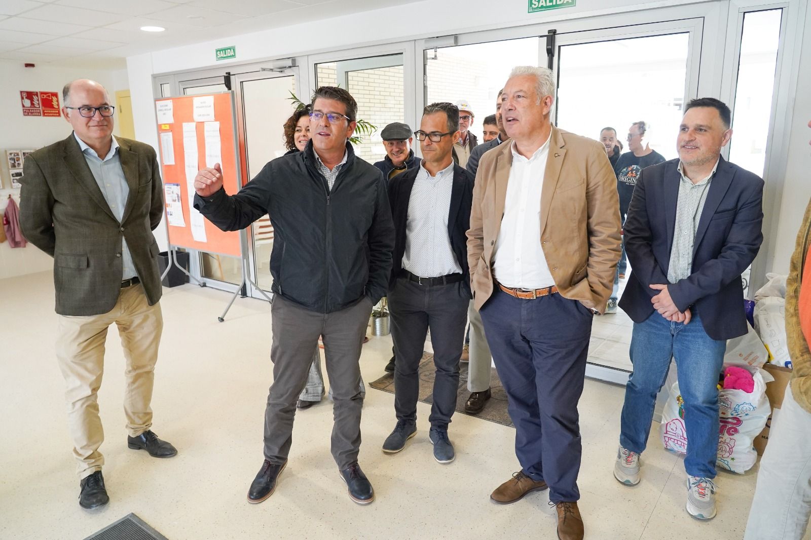 El secretario autonómico Daniel McEvoy visita el CEIP Bonavista de Ontinyent