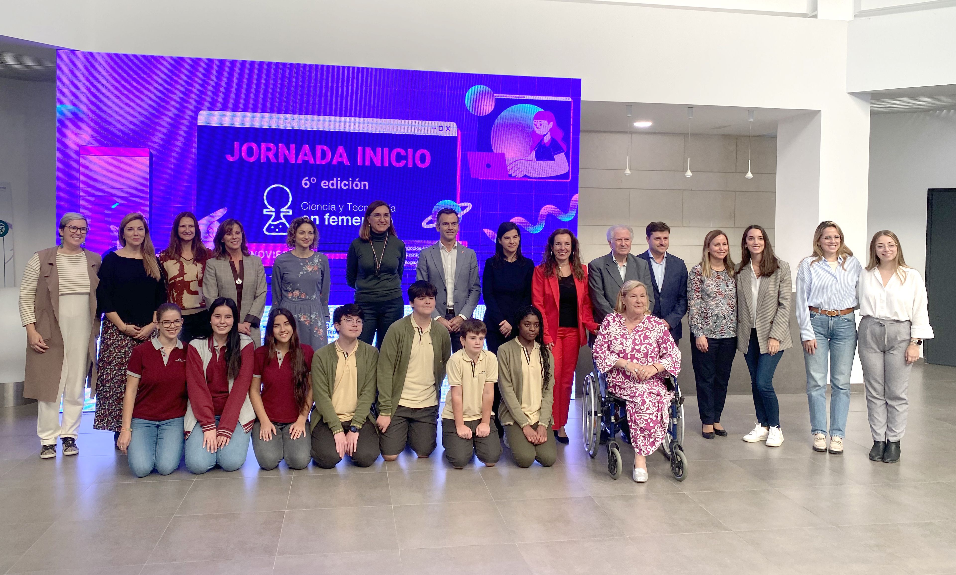 La concejala Francisca Periche y concejalas del Ayuntamiento de Paterna