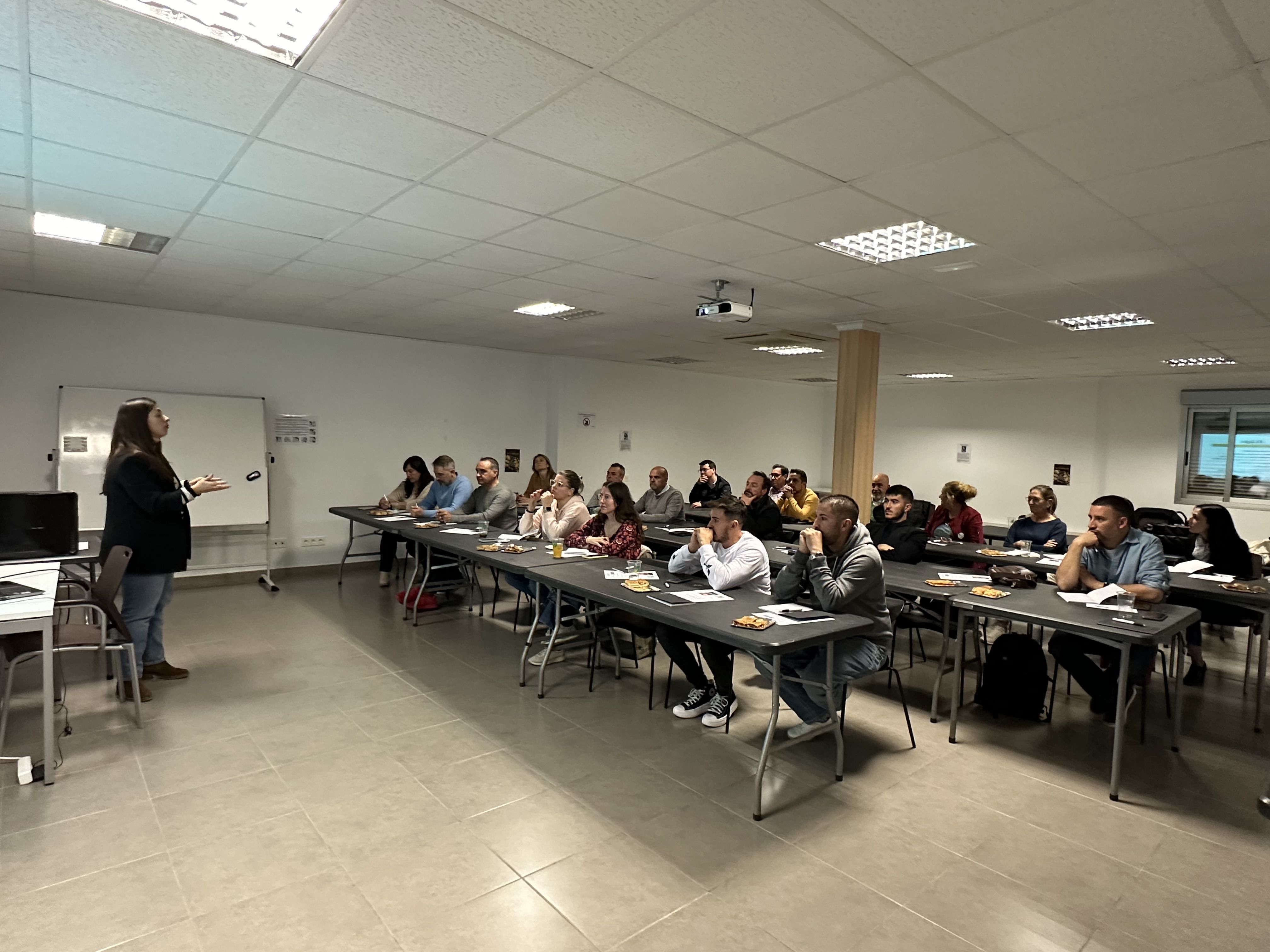 Reunió sobre les ajudes de la UE a empreses i autònoms de Rafelbunyol