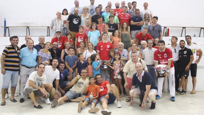 El bot al professionalisme de Puchol II va suposar la creació dels "Pucholfans" - Club Pilotari Vinalesa