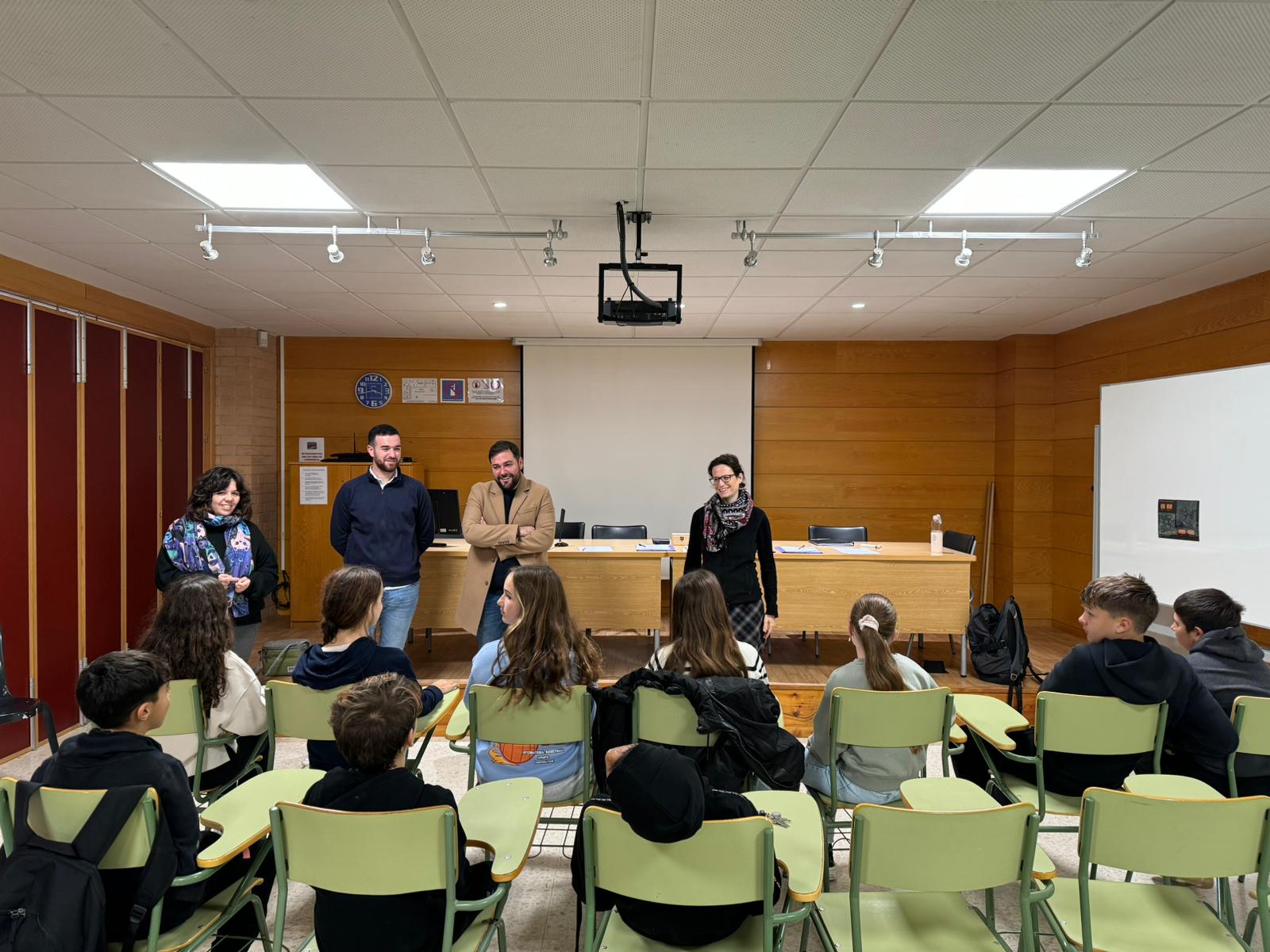 Xarrada en un centre educatiu de l'Horta Nord