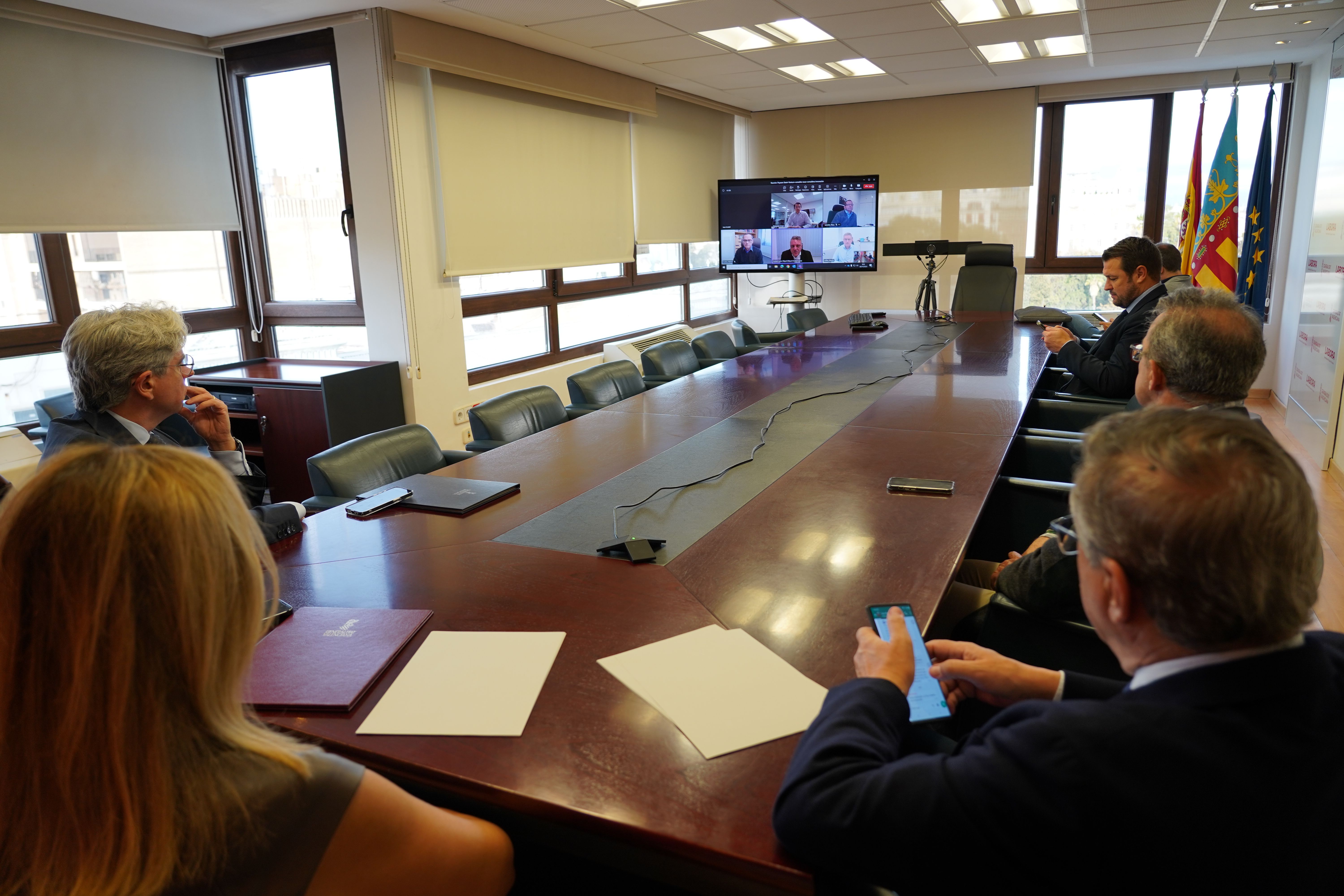 Reunión entre Generalitat y representantes de ThyssenKrupp