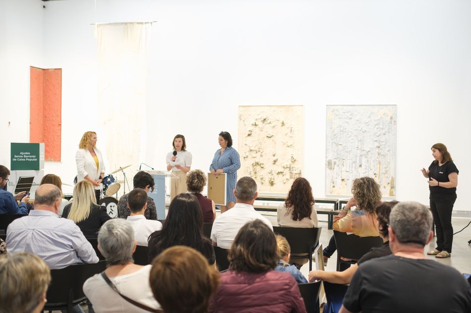 Nueva convocatoria de ayudas ‘Sense Barreres’ de Caixa Popular