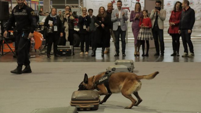 Una exhibición canina de la Policía Local de València en Expojove 2022