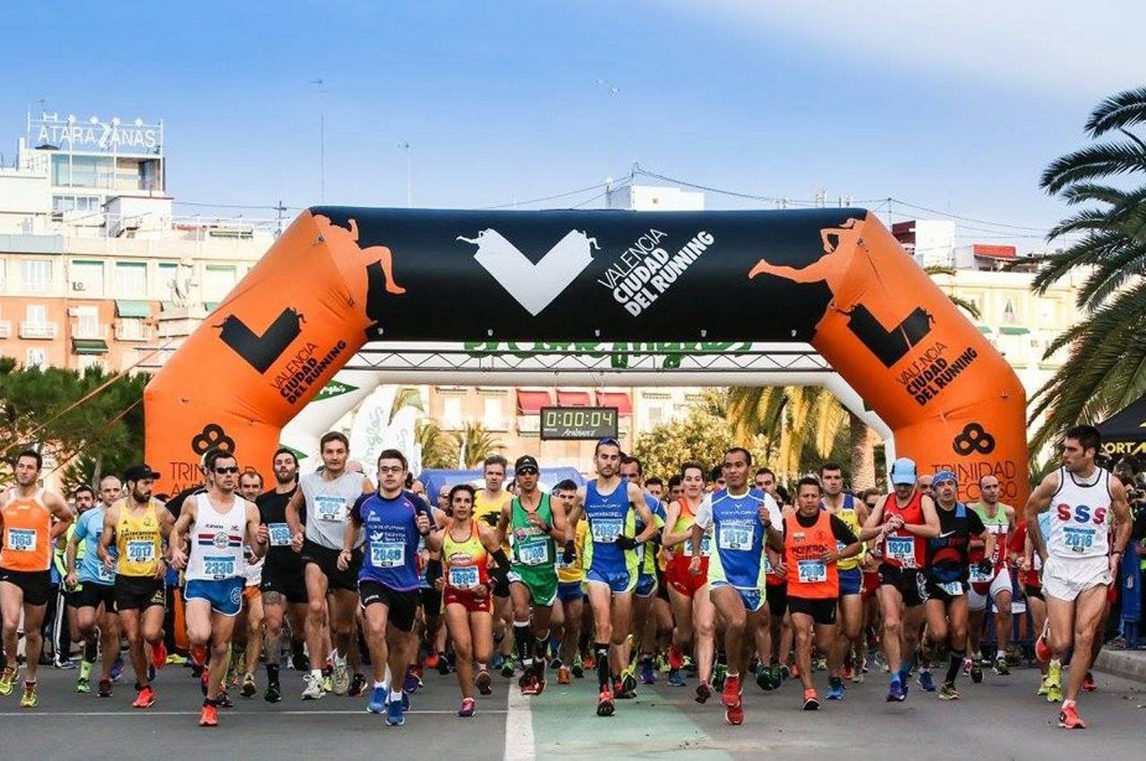 Imagen de la salida de la carrera Pas Ras al Port de València. Imagen: FDMV