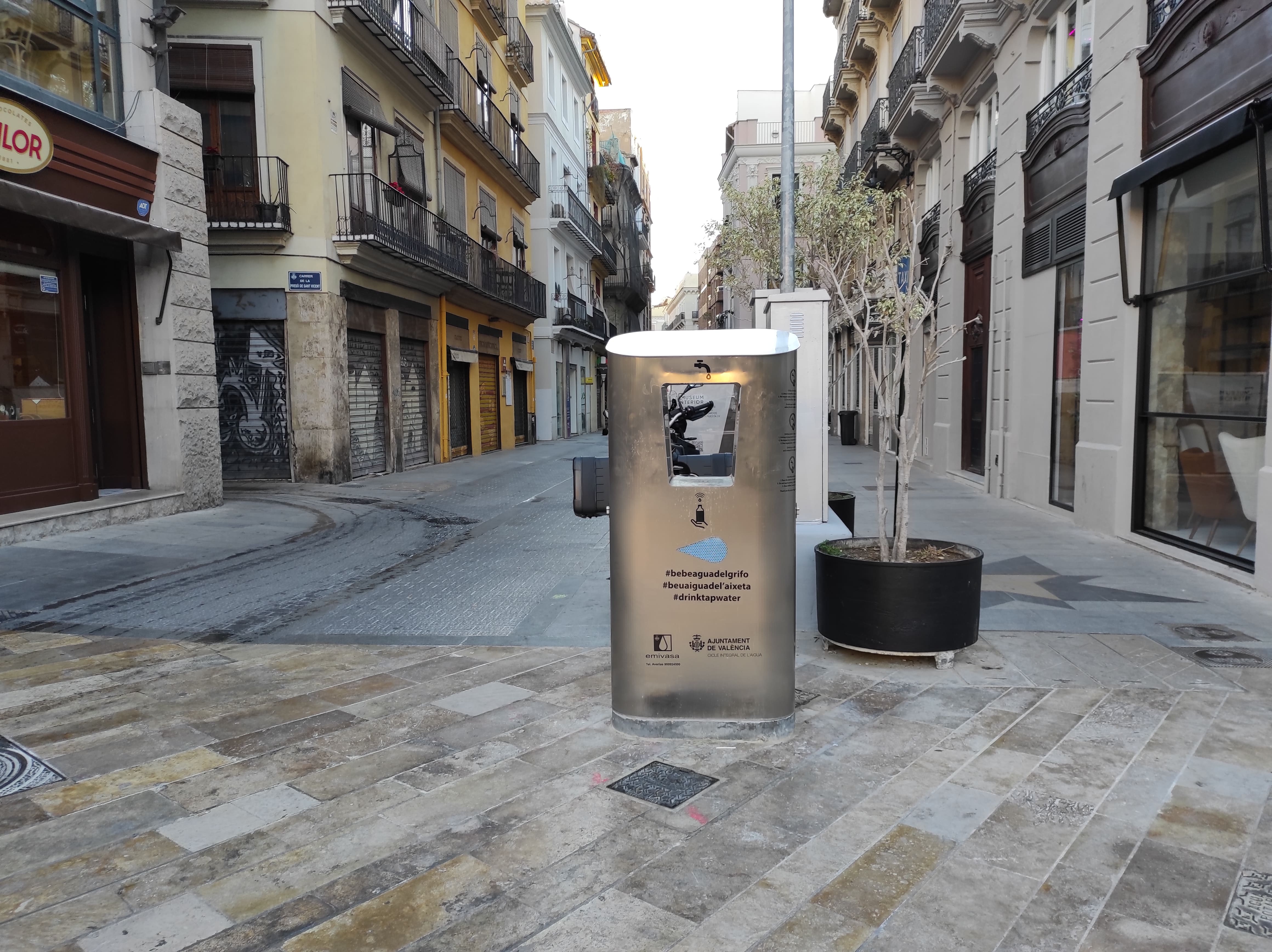Fuente de la plaza de la Reina de València