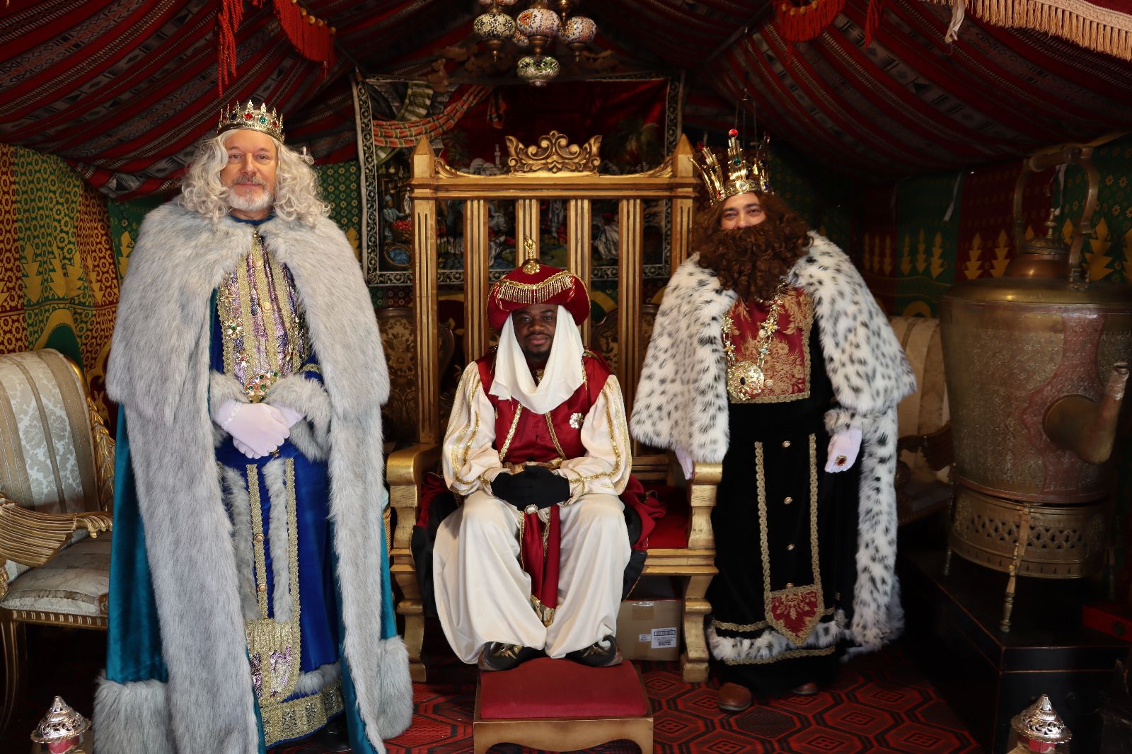 Los Reyes Magos llegan al Campamento Real de l'Hort de Trénor para recibir a los niños de Torrent