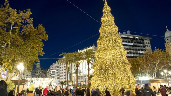 Arbre de Nadal de la plaça de l'Ajuntament de València. Imatge: Xisco Navarro