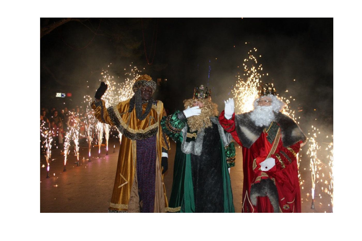 Els Reis Mags en una cavalcada a Burjassot