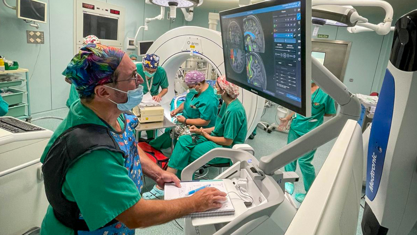 Operación del implante para mejorar los síntomas del Parkinson a La Fe