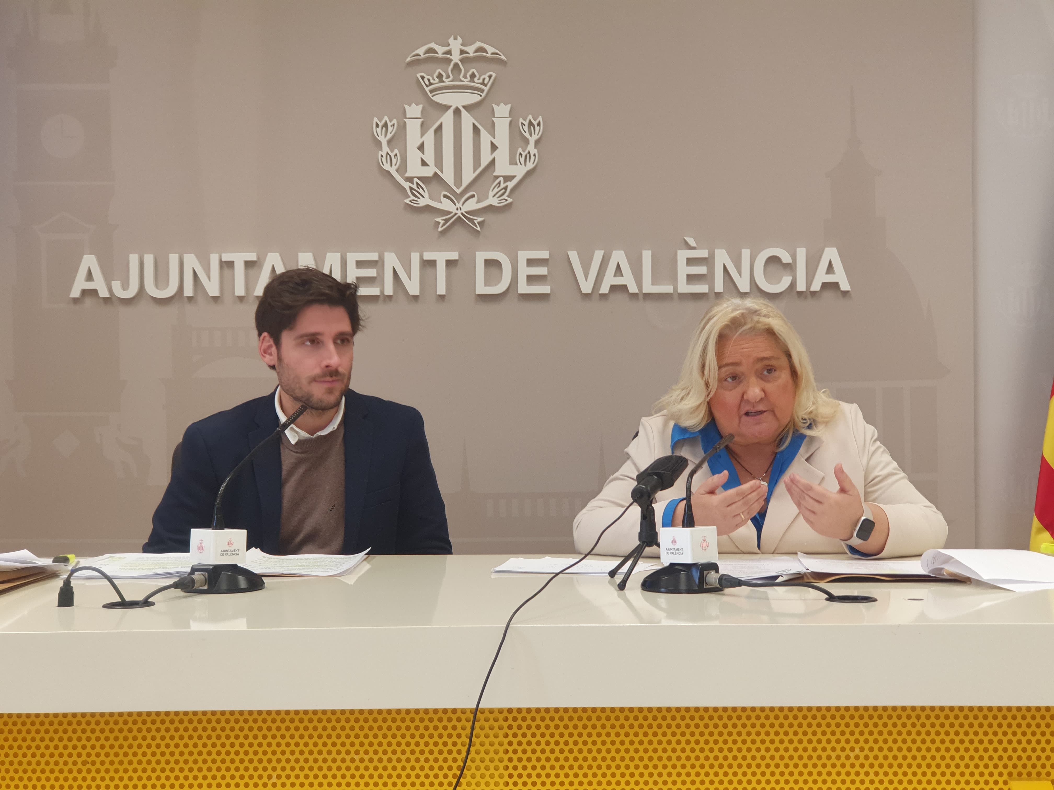 María José Ferrer San Segundo, primera tinenta d'alcaldia i Juan Carlos Caballero, portaveu del PP