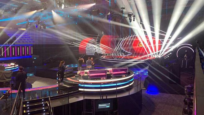 Montaje del escenario del Benidorm Fest en el Palau d'Esports de l'Illa de Benidorm. Imagen: Benidorm Fest Montaje del escenario del Benidorm Fest en el Palau d'Esports de l'Illa de Benidorm. Imagen: Benidorm Fest