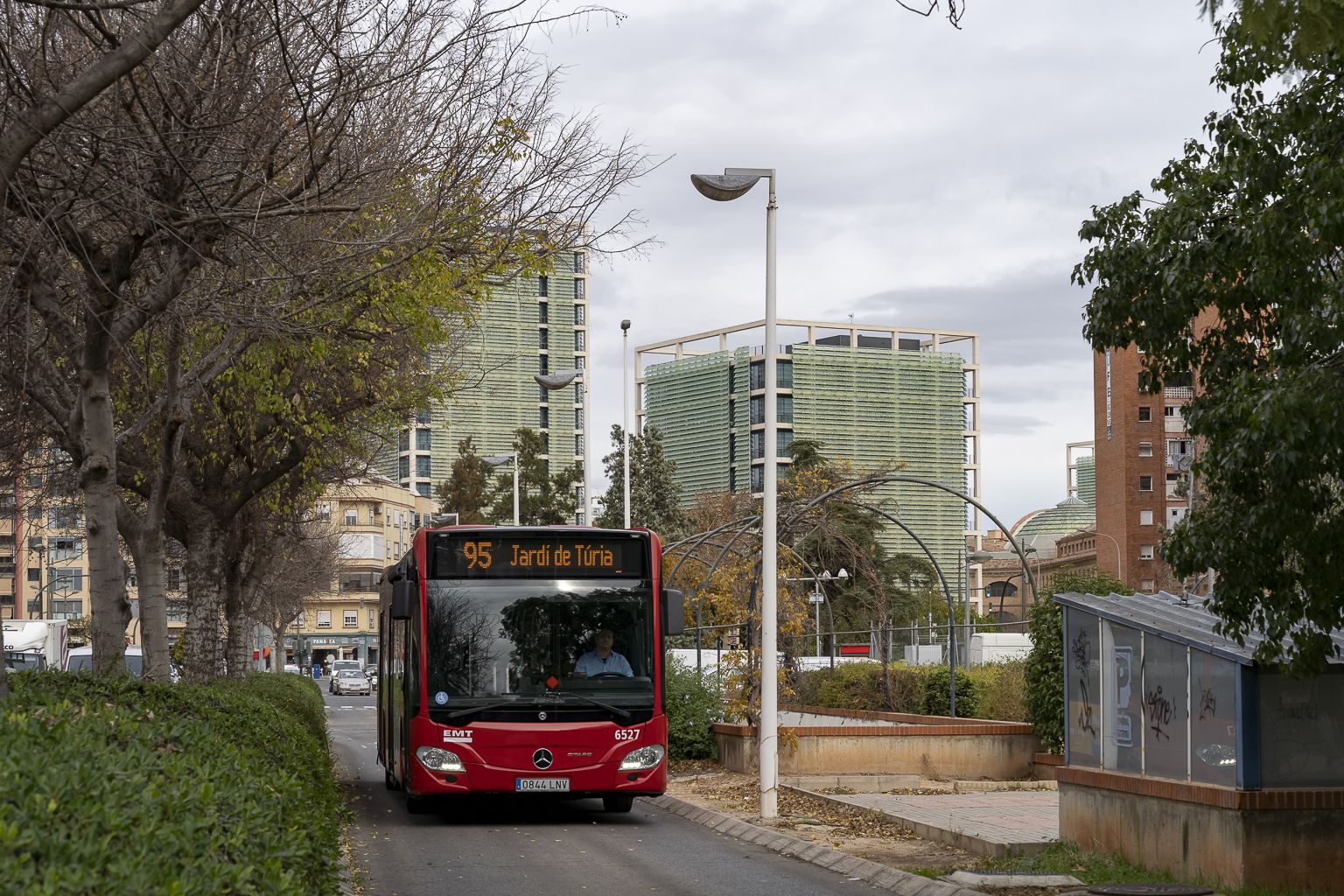 Un autobús de la EMT. Imagen: Xisco Navarro