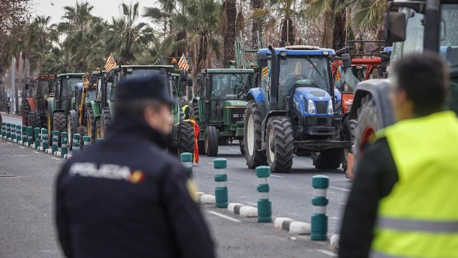 La tractorada que ha provocat talls en les carreteres valencianes