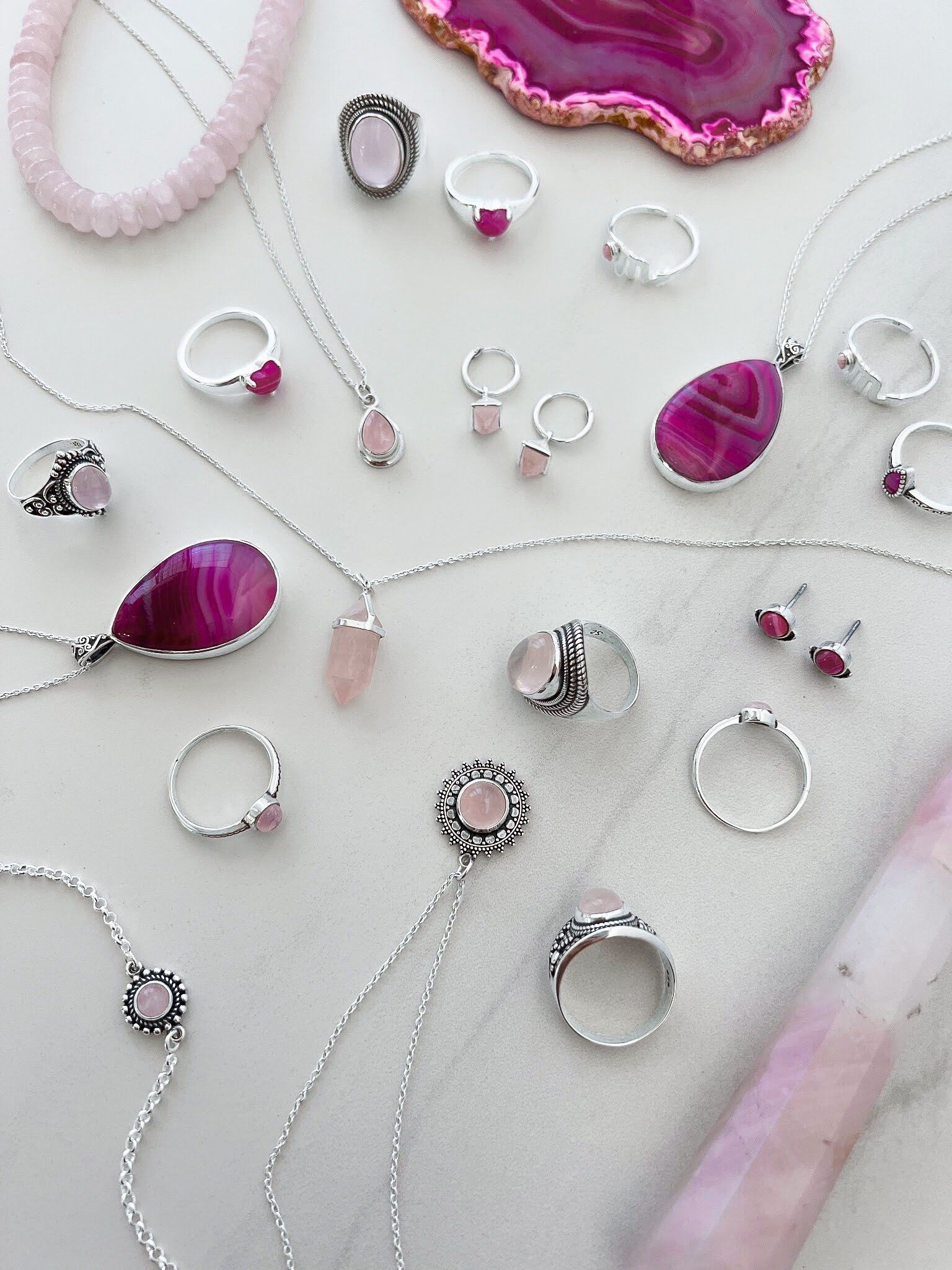 Accesorios de San Saru. Foto: Facebook de San Saru