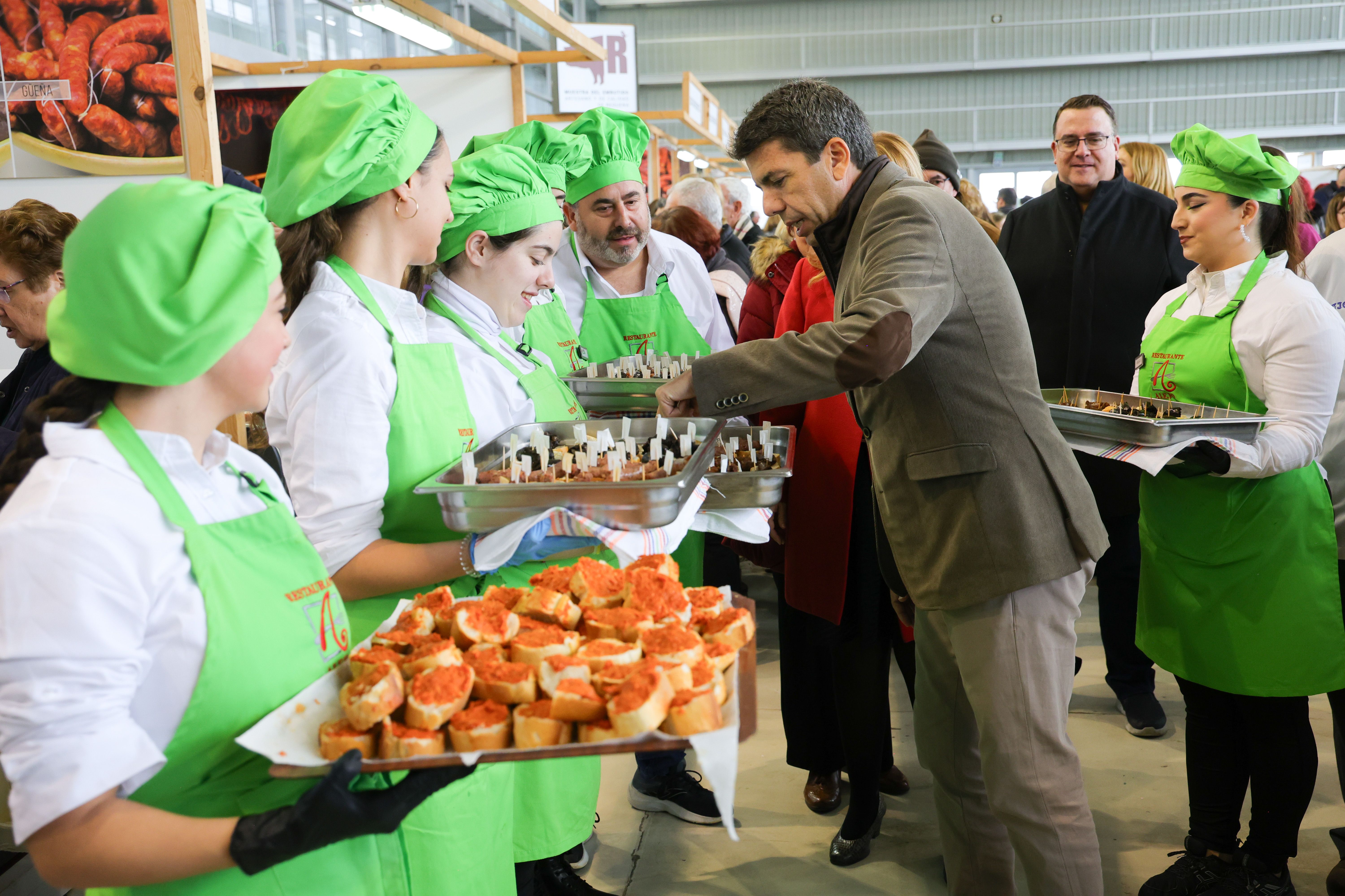 El president Carlos Mazón ha asistido a la XXIX Muestra del embutido artesano y de calidad de Requena
