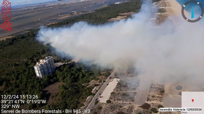 Vista aèria de l'incendi al Saler. Imatge: 112 CV