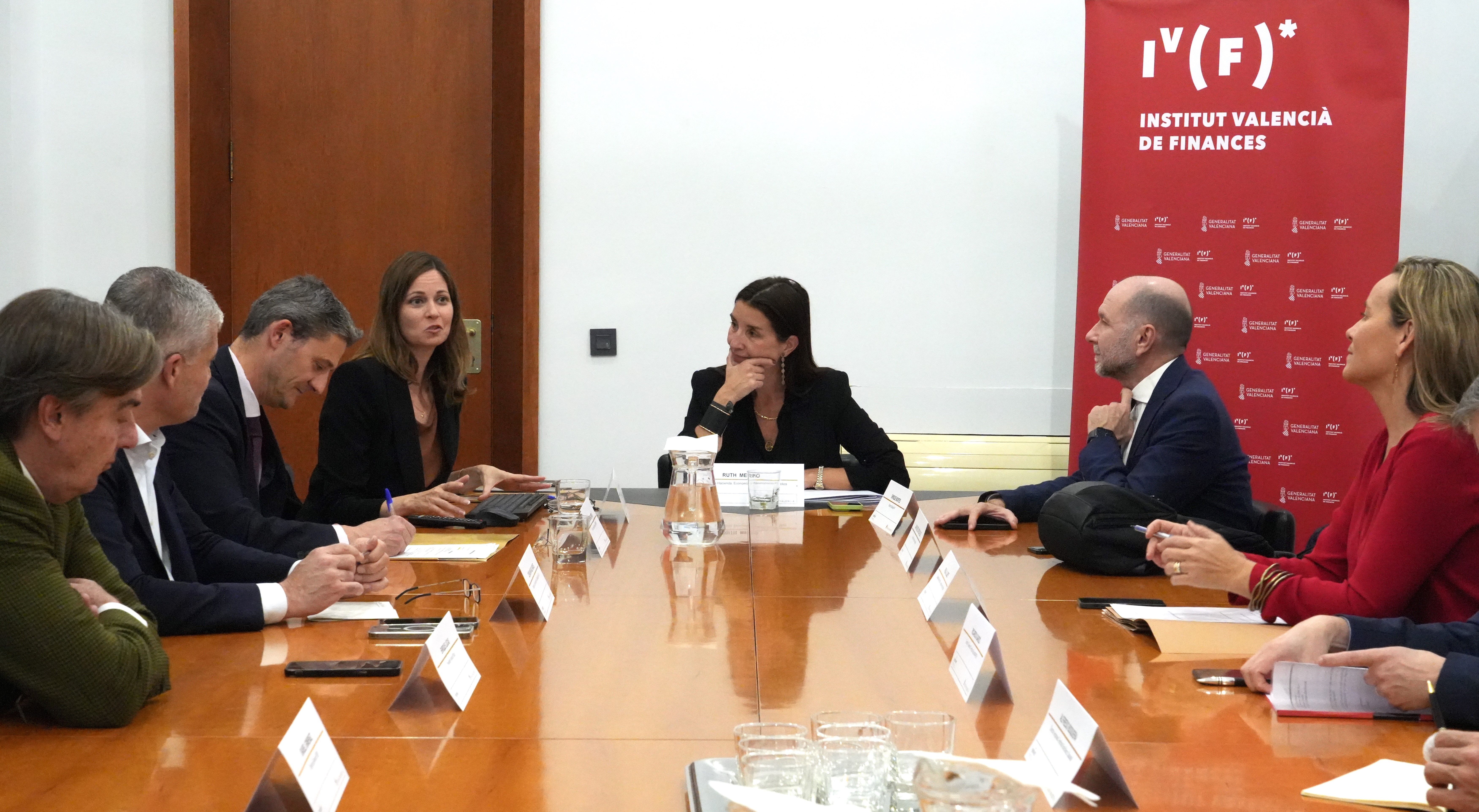 Ruth Merino en la reunión del comité organizador de ForInvest