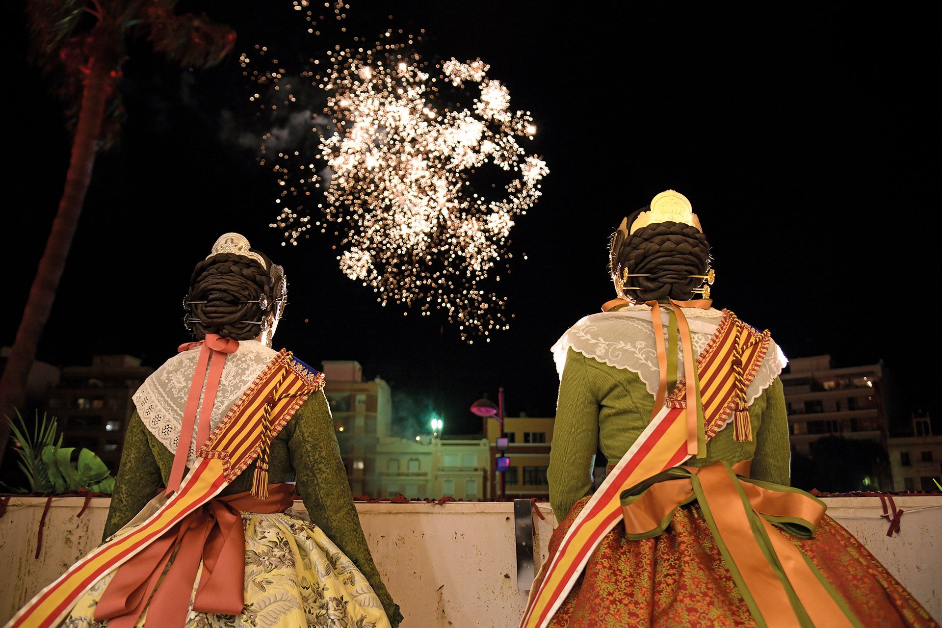 Las falleras mayores de Paiporta durante la Crida