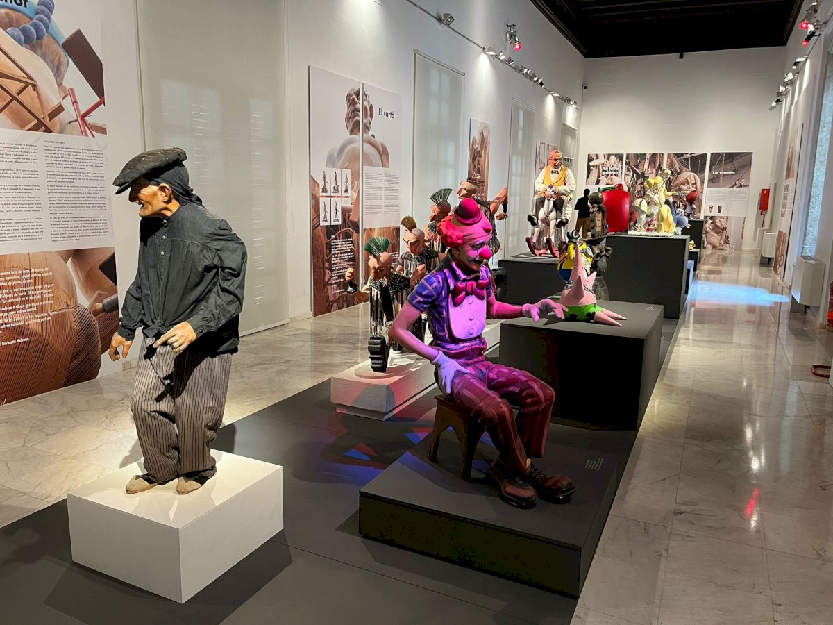 Exposició 'Ninots, l’artesania de les Falles' a la Diputació de València