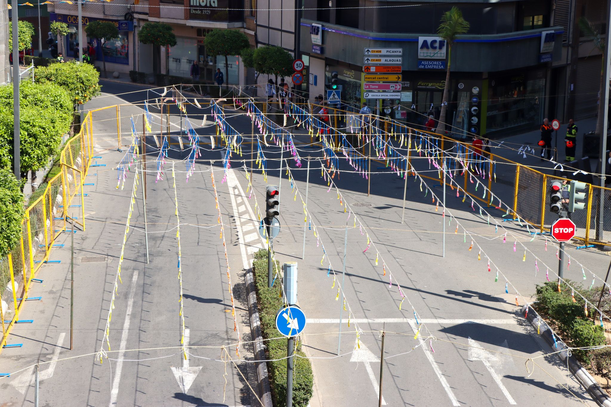 Mascletà en la plaza Obispo Benlloch de Torrent