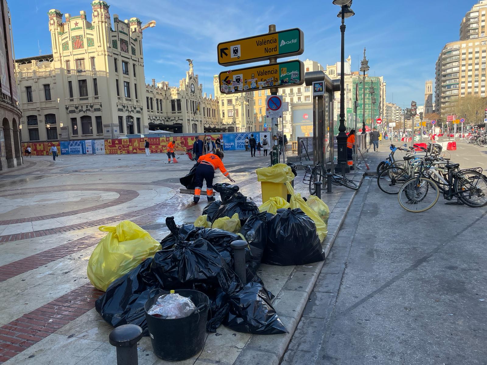 Recollida de residus durant les Falles 2024 Recollida de residus durant les Falles 2024