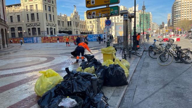 Recogida de residuos durante las Fallas 2024 Recogida de residuos durante las Fallas 2024