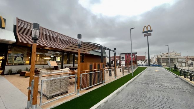 Exterior del nou restaurant McDonald’s a València