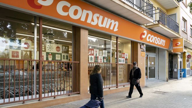 Un establecimiento de Consum en Valencia. Imagen: Xisco Navarro