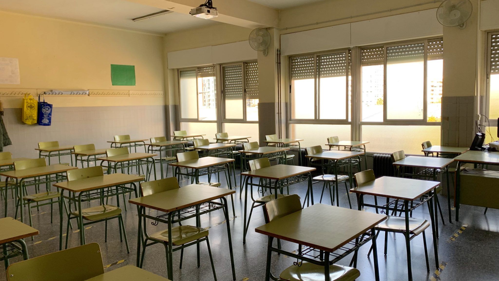 STEPV demana prioritzar "la baixada de ràtios" abans de canviar el currículum de l'ESO als instituts valencians