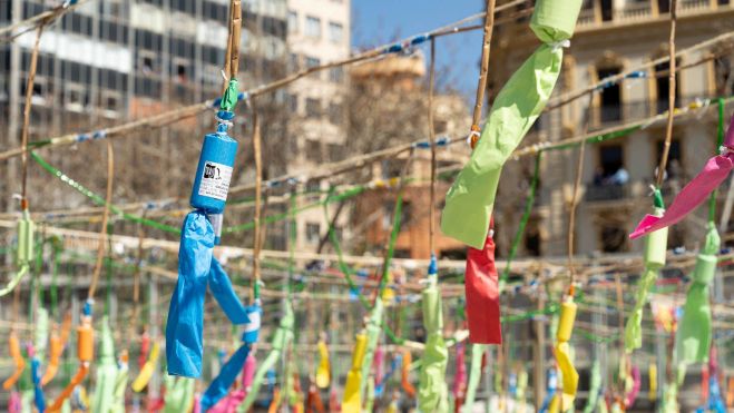 Fotografía de los artefactos pirotécnicos que componen una mascletà. Imagen: Xisco Navarro