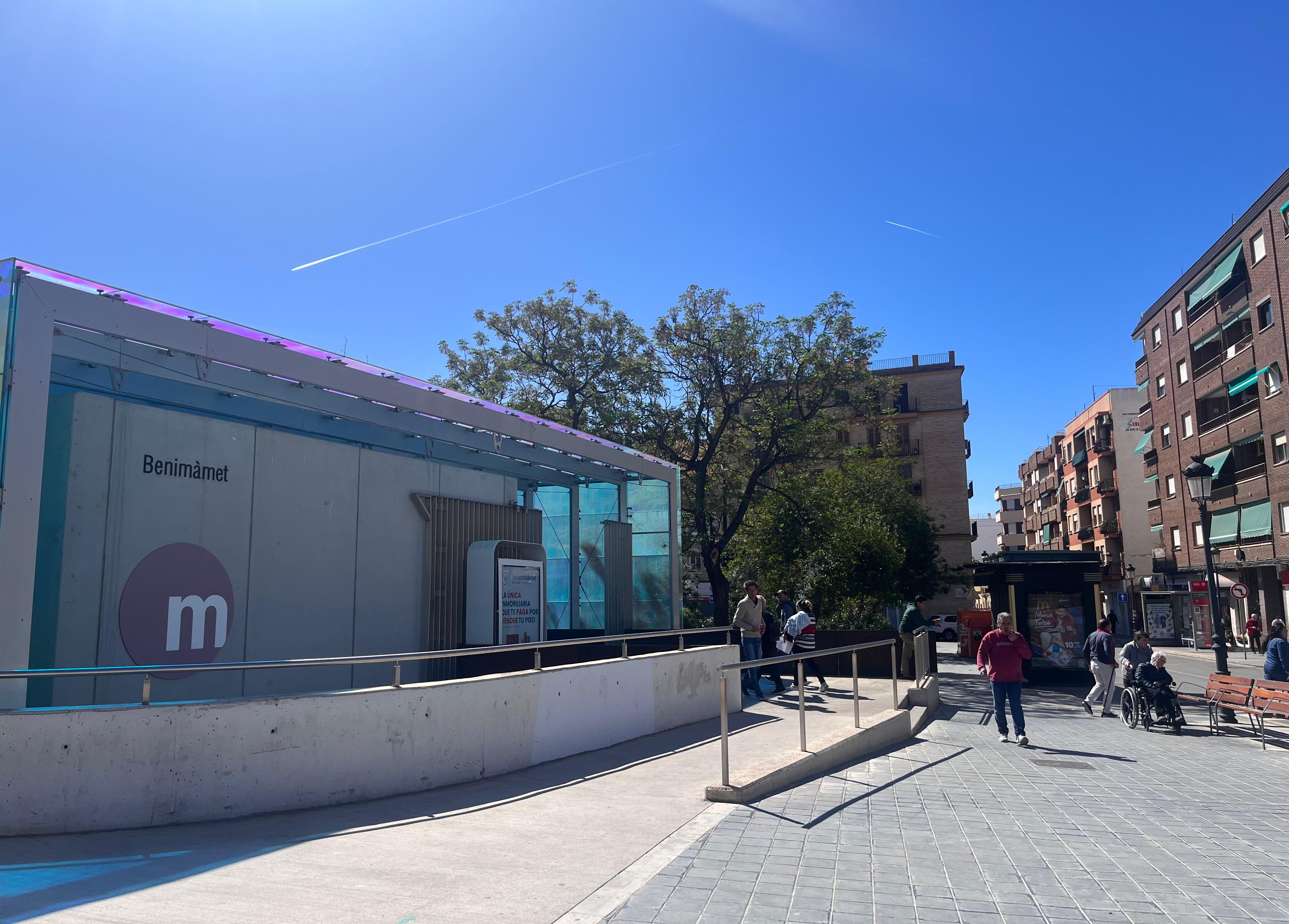 Entorno de la estación de metro en la pedanía de Benimàmet de València