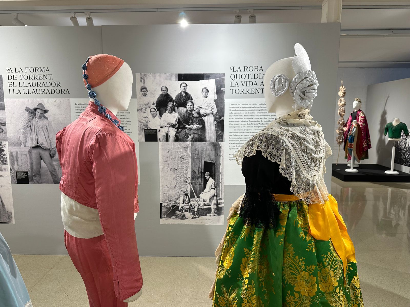 Exposición 'Vestir-se, mostrar-se' en Torrent