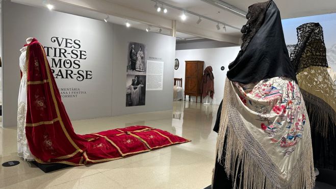 Exposición 'Vestir-se, mostrar-se' en Torrent
