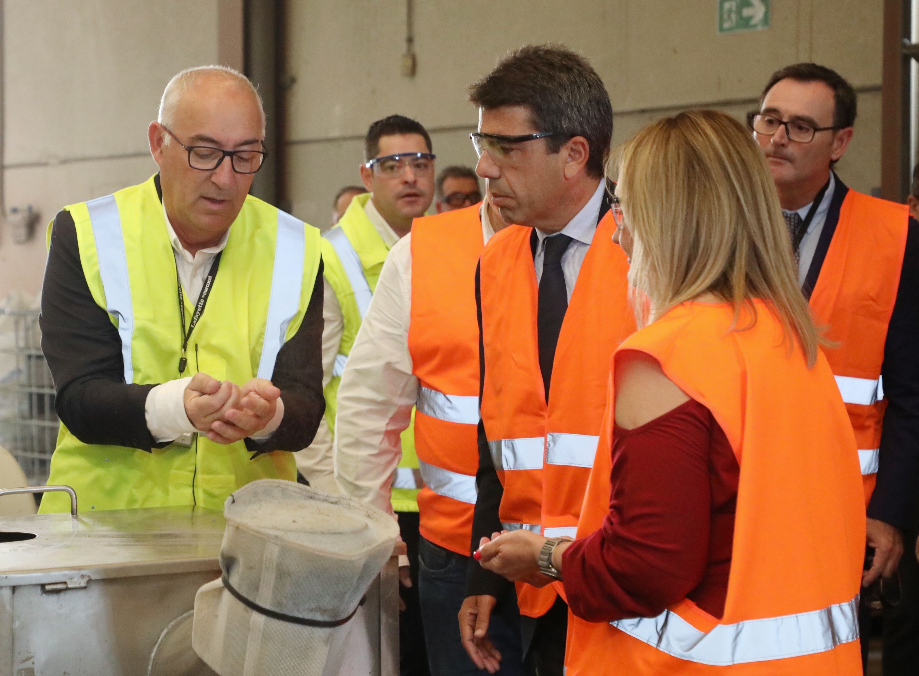 El president Carlos Mazón la planta de tratamiento y reciclaje de residuos Acteco de Ibi