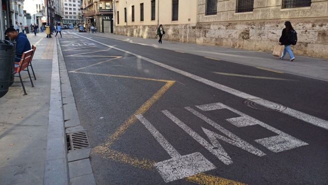 Un carril de la EMT en la ciudad de València