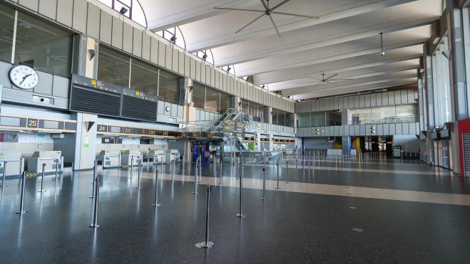 Interior del aeropuerto de Manises