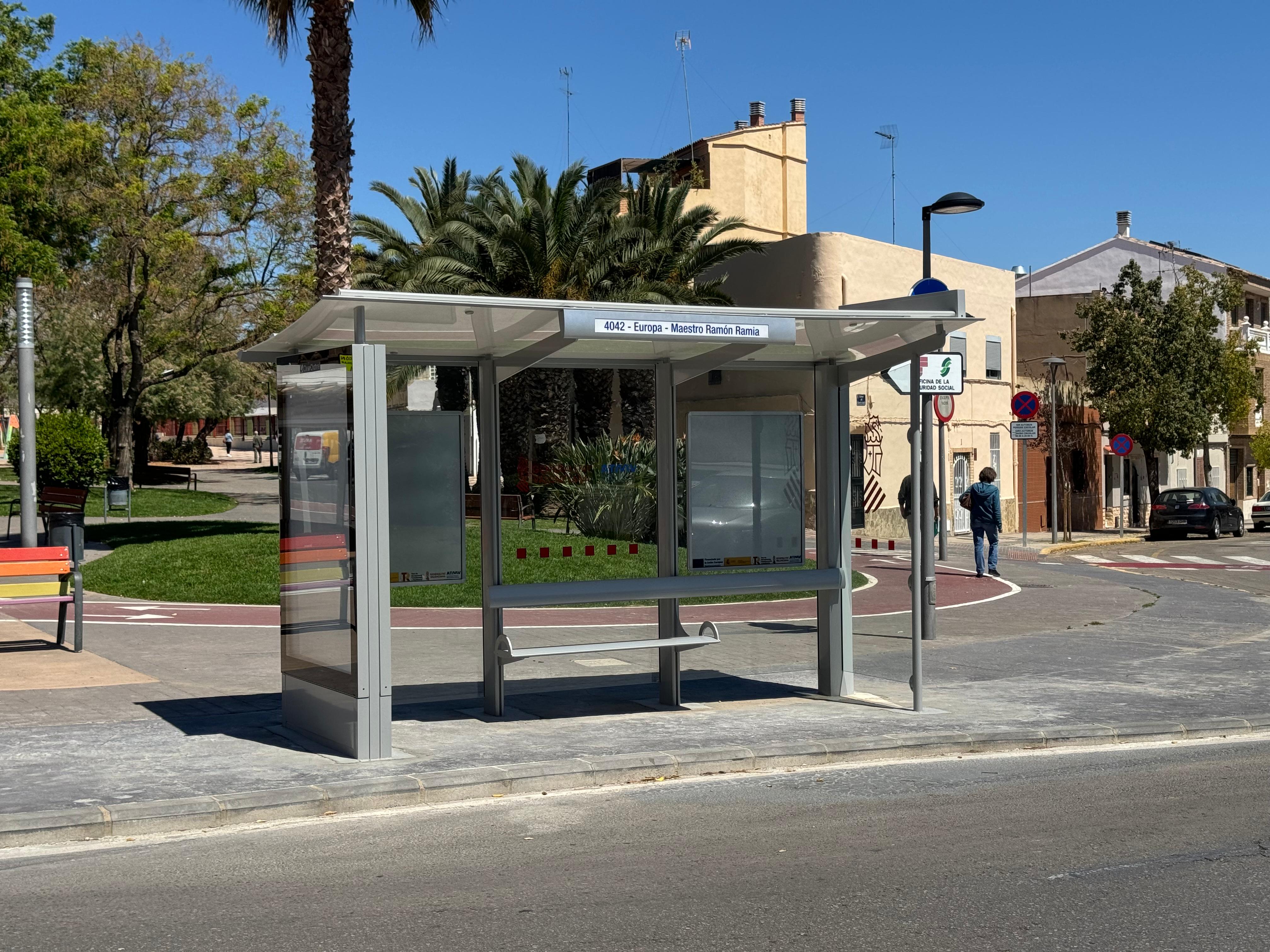 Una de las nuevas paradas del autobús municipal de Paterna