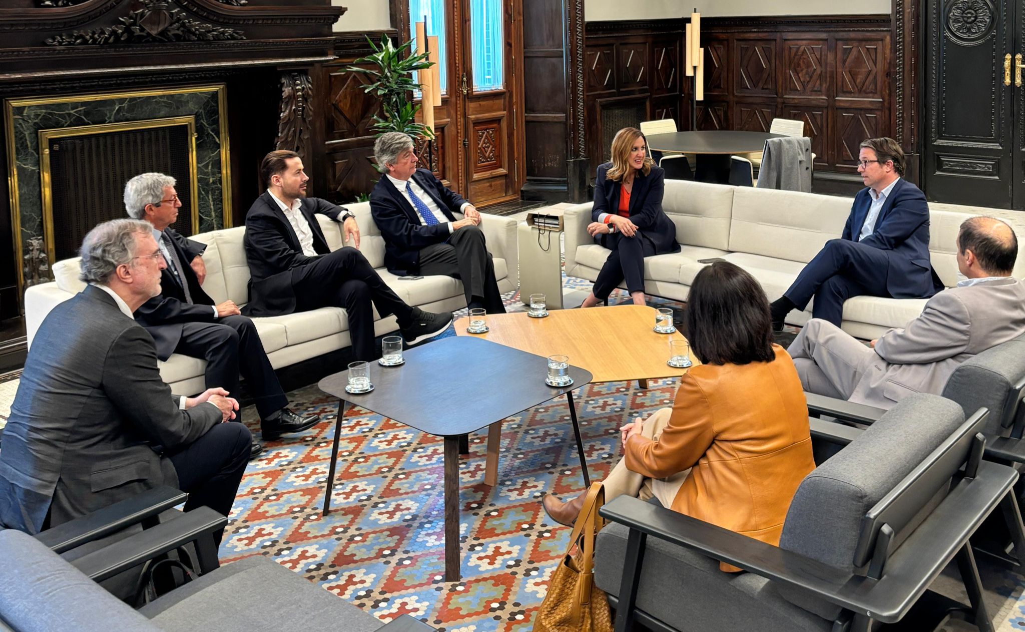 Primera reunión del Consejo Asesor de Urbanismo en el Ayuntamiento de València 