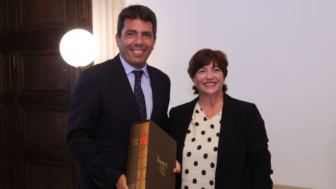 Carlos Mazón, president de la Generalitat Valenciana, y Verònica Cantó, presidenta de la AVL