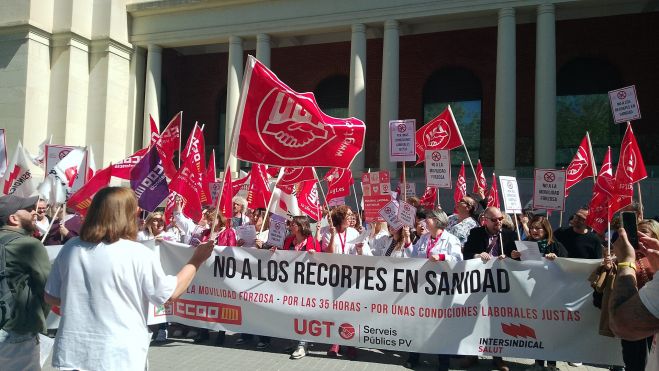 Protesta en un centro sanitario contra las políticas de la Conselleria de Sanidad. Imagen: FSS CCOO-PV