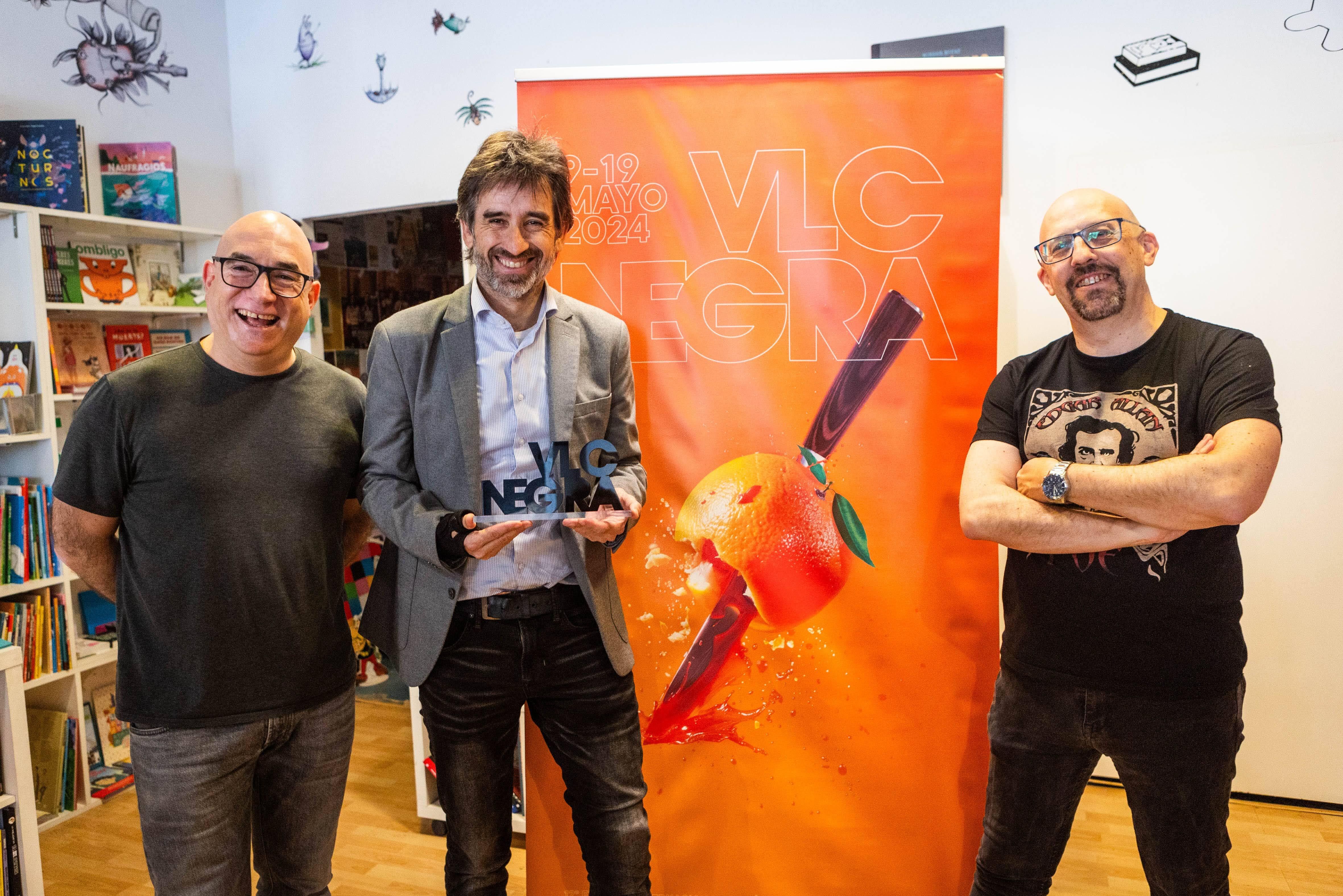 El jefe de contenidos de VLC Negra, Santiago Álvarez, el director del festival, Jordi Llobregat y el concejal José Luis Moreno durante la presentación