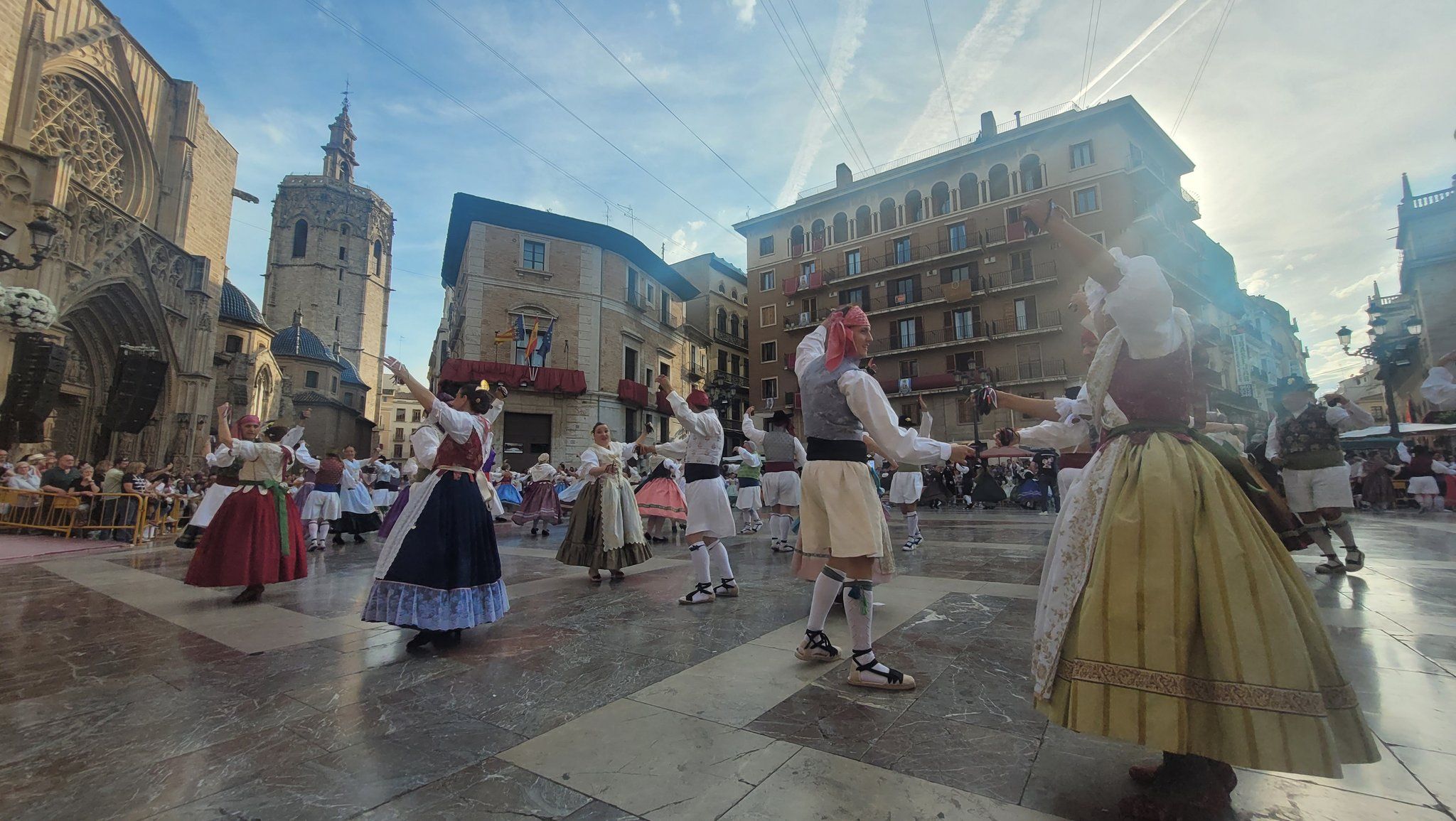 Dansaes a la Mare de Déu dels Desemparats