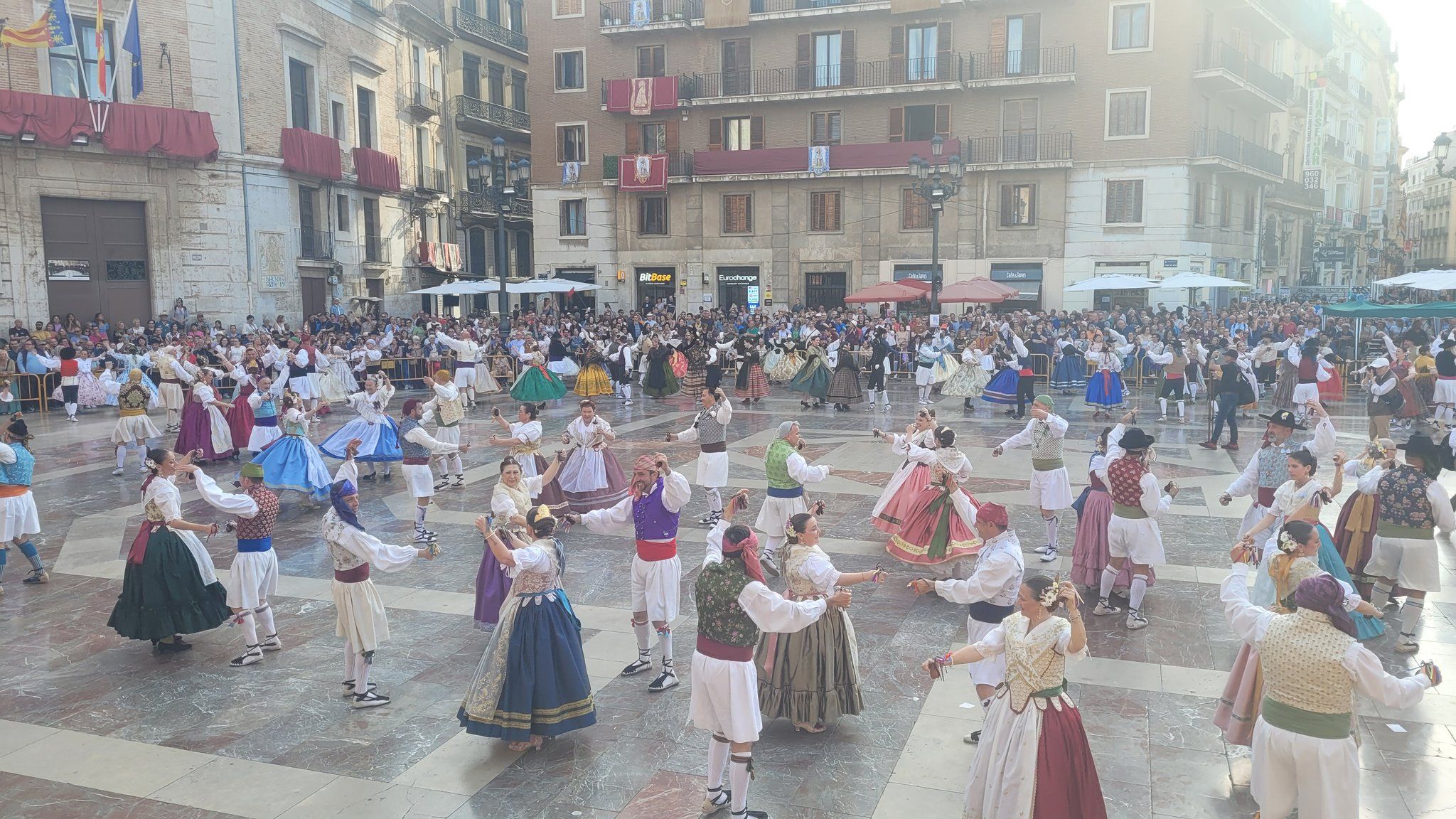 Dansaes a la Mare de Déu dels Desemparats