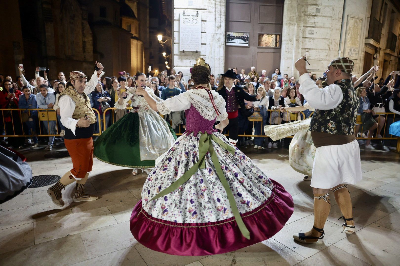 Dansaes a la Mare de Déu dels Desemparats