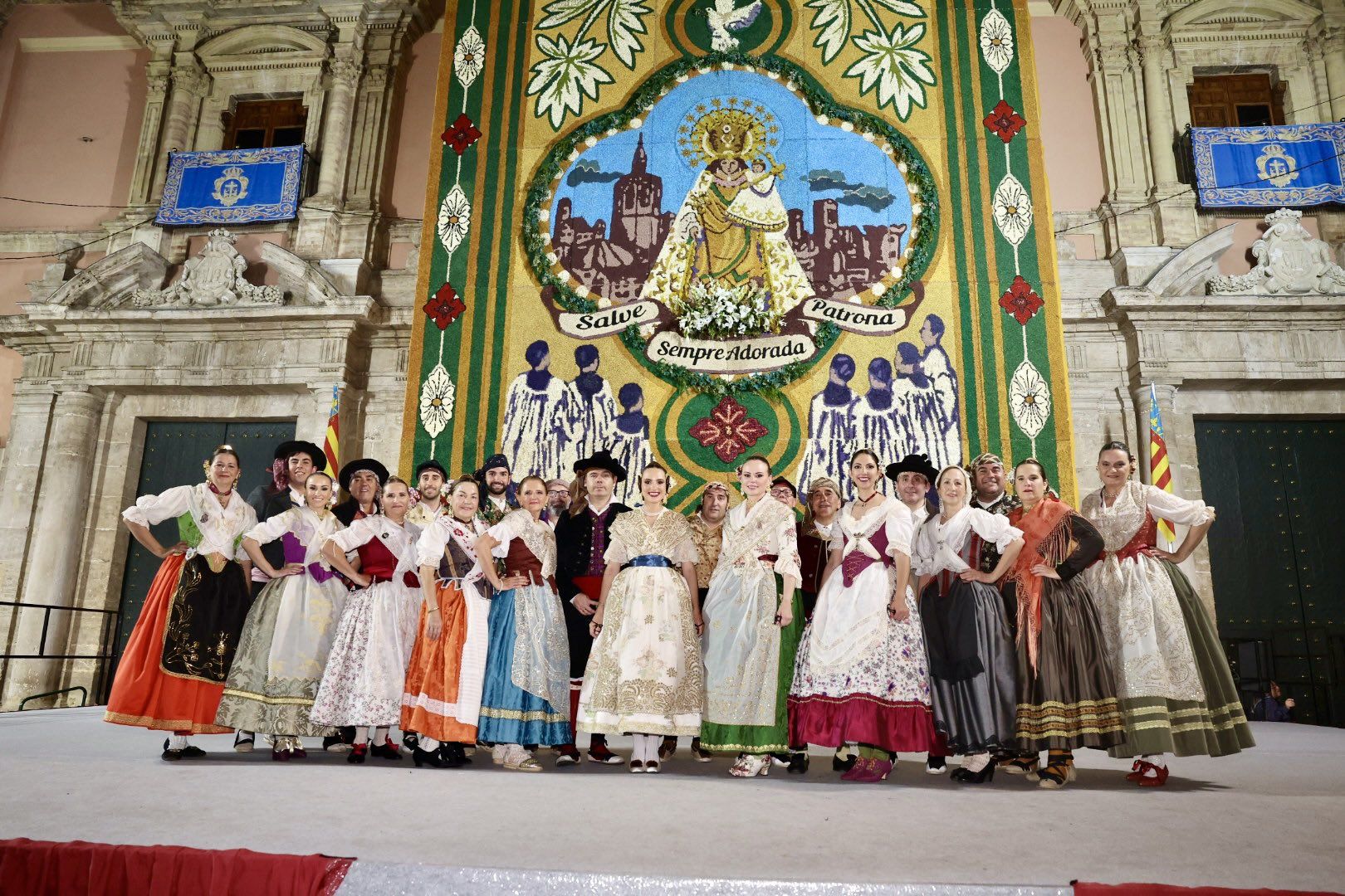 Dansaes a la Mare de Déu dels Desemparats