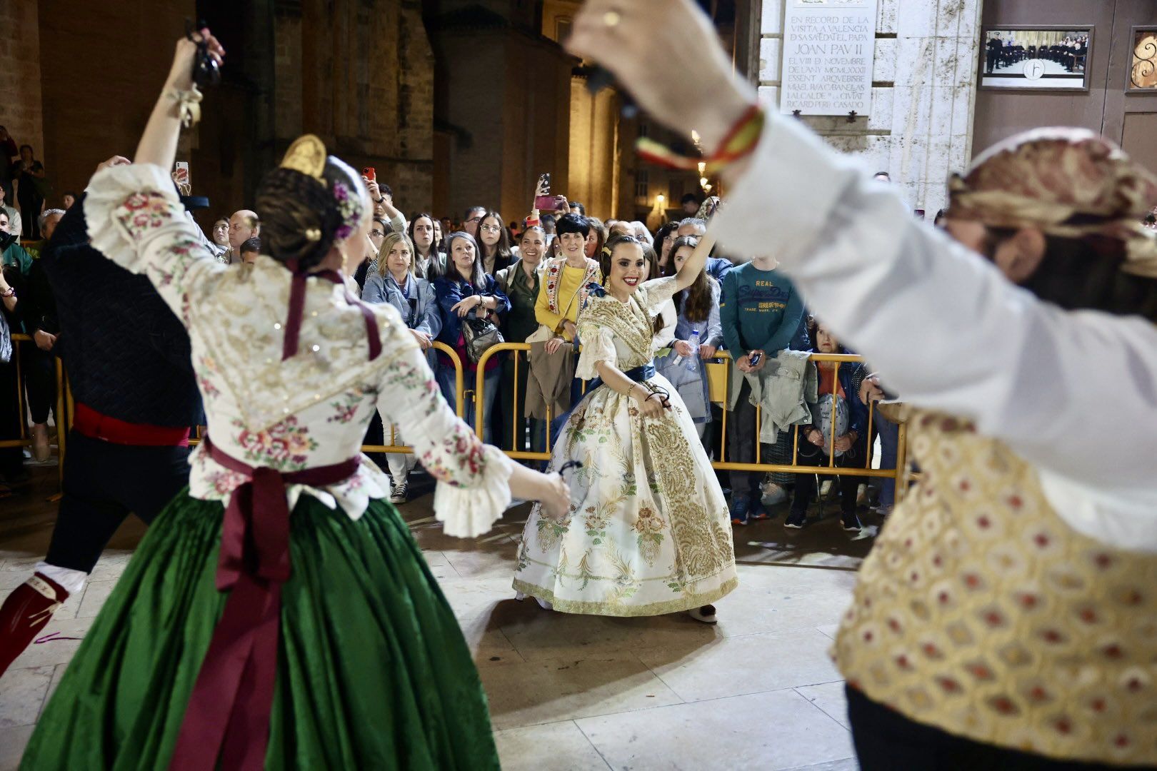 Dansaes a la Mare de Déu dels Desemparats