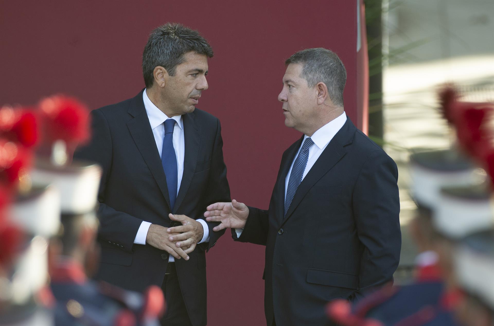 El president de la Generalitat, Carlos Mazón i el president de la Junta de Comunitats de Castella-la Manxa, Emiliano García-Page