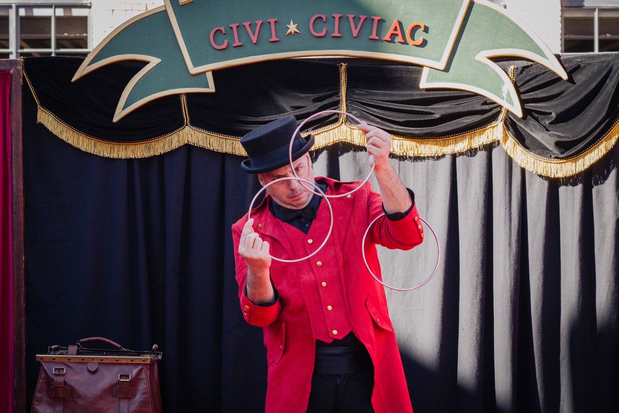 Imagen de un espectáculo de circo en un festival