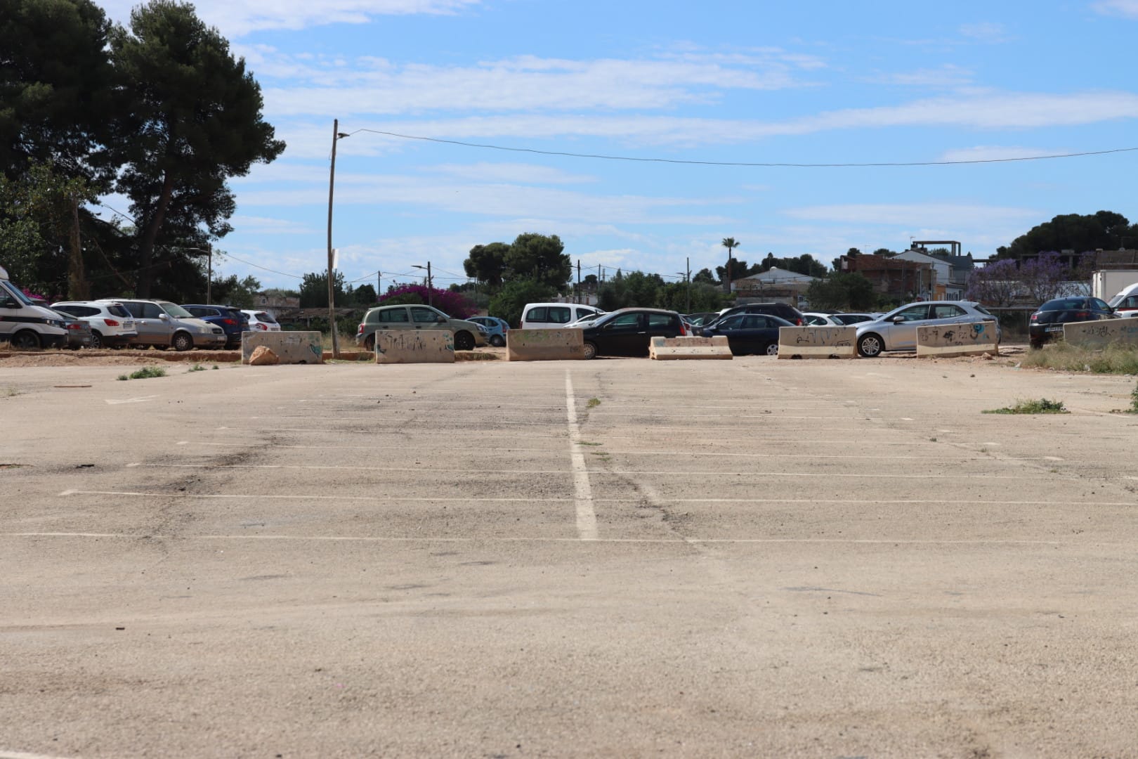 Aparcament en superfície al costat dels actuals Jutjats de Torrent